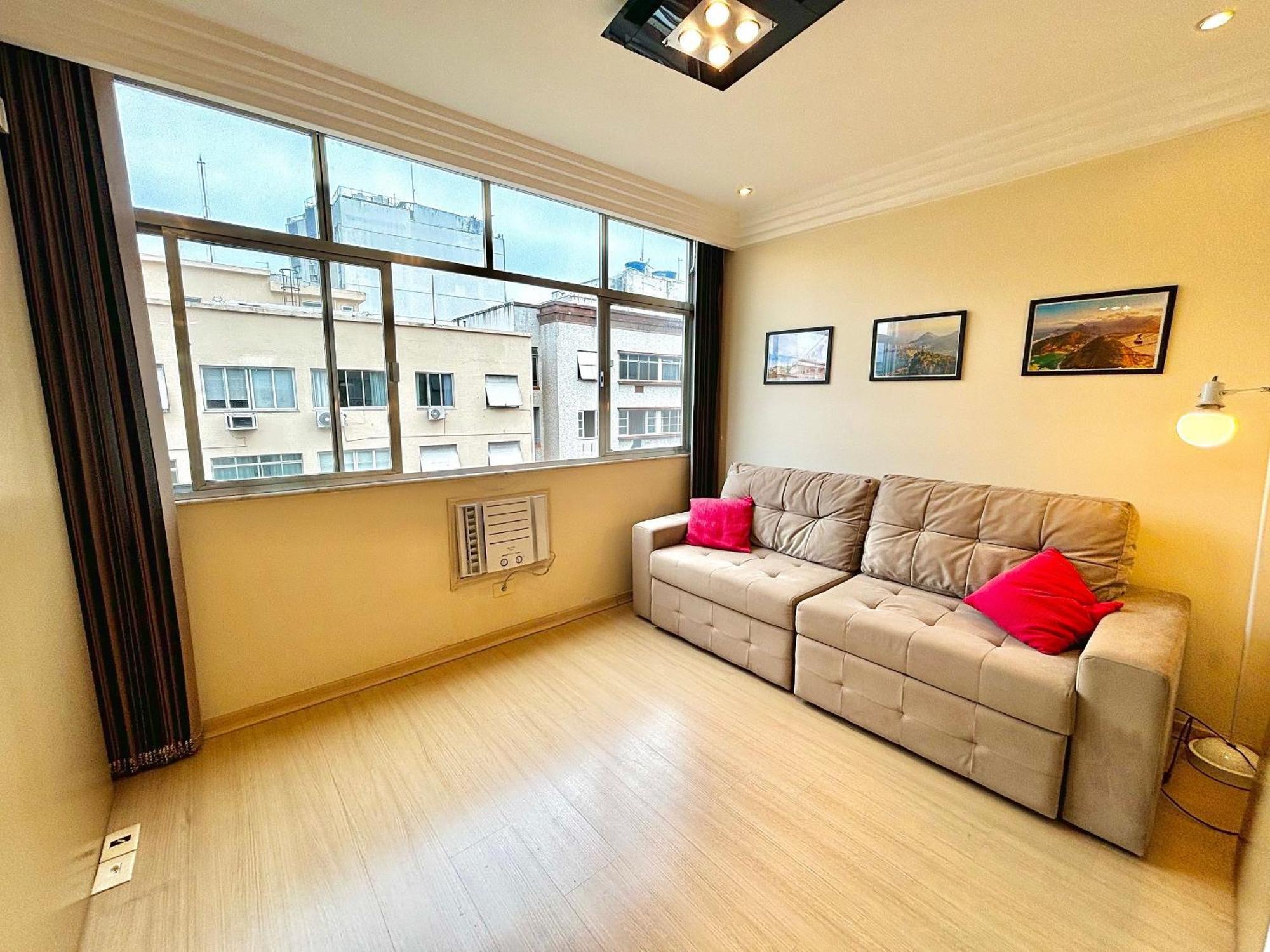 Apartamento Ape Com Vista Lateral Mar A 400m Da De Copacabana